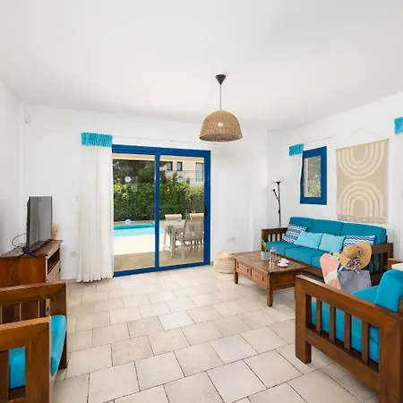 Estia Villa Peyia